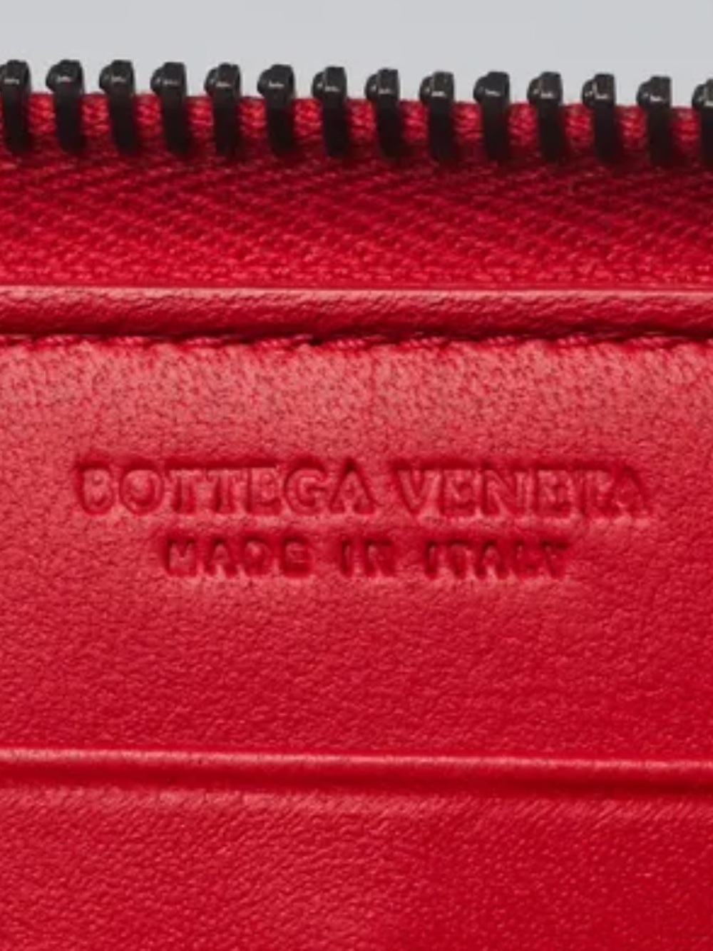 Bottega Veneta Red Leather Zip Wallet - Picture 5 of 8